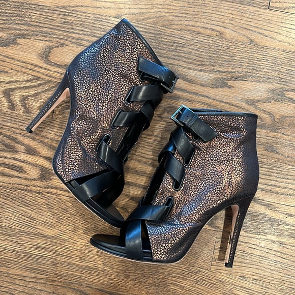 💕HP💕Diane von Furstenberg Radcliff Lace-Up Bootie metallic copper - Picture 3 of 13